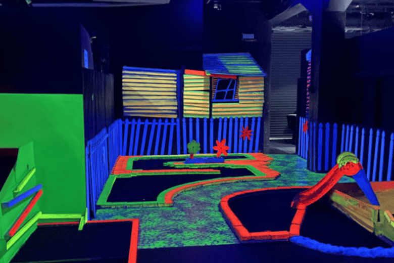 Things To Do Gloputt Mini Golf